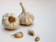Garlic and 8 Other Foods That Fight Allergies Naturally