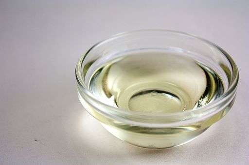 Canola_Oil_(4107885913)
