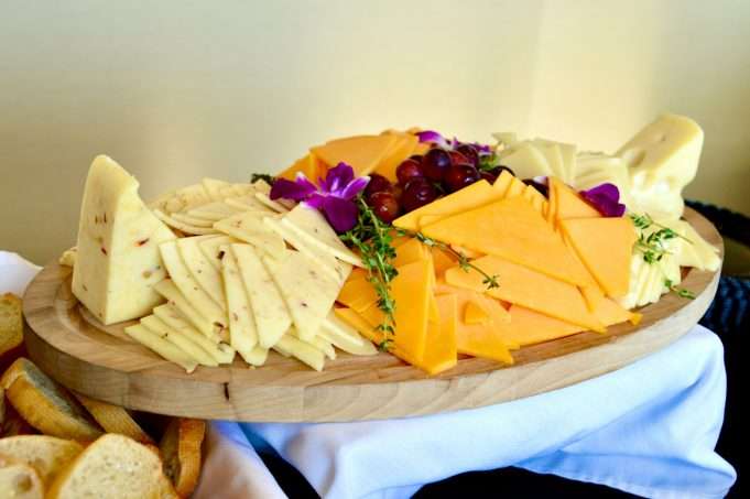 How to Choose the Healthiest Cheese: Don’t Eat These Types