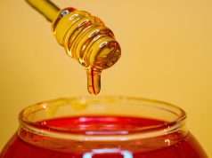 8 Honey Secrets For a Healthy Gut, Great Skin, and Supermodel Hair