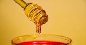8 Honey Secrets For a Healthy Gut, Great Skin, and Supermodel Hair