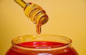 8 Honey Secrets For a Healthy Gut, Great Skin, and Supermodel Hair